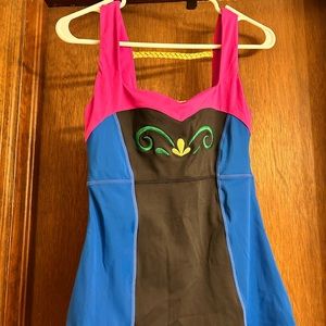 EUC Snow Sister athletic top size small